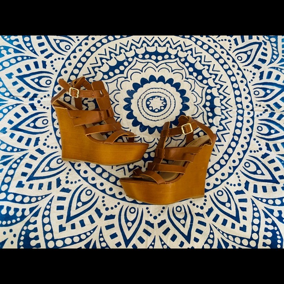 ✨Altar’d State wedge heels✨ - Picture 2 of 10